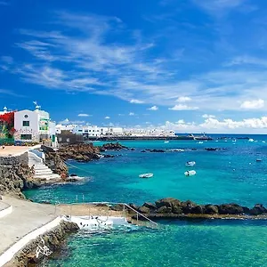 https://casa-flor-punta-mujeres.in-canary-islands.com
